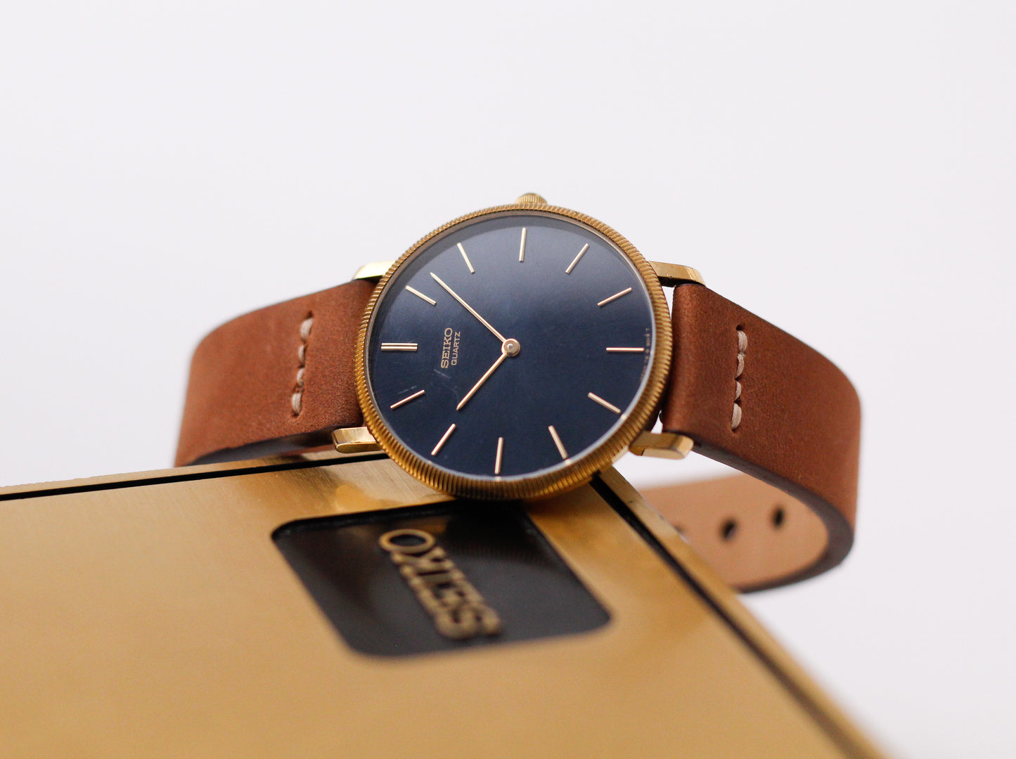 1979 Seiko Quartz Radiant Marine Blue Sunburst Dial Men's Wrist-Watch W/Box & Papers