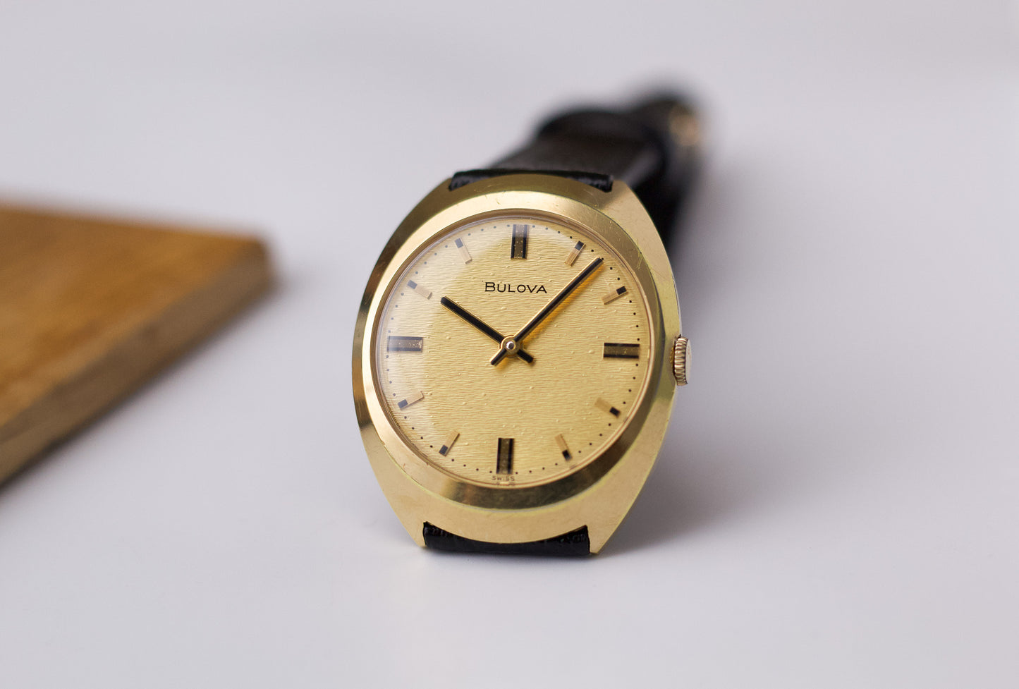 [Serviced] 1970s Bulova Mechanical Golden Birch Bark Textured Dial Men's Wrist-Watch