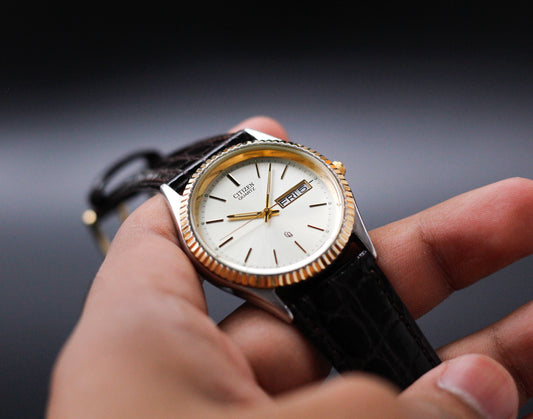 1998 Citizen Baby 'Day-Date' Champagne Sunburst Dial Two Tone Men's Wrist-Watch