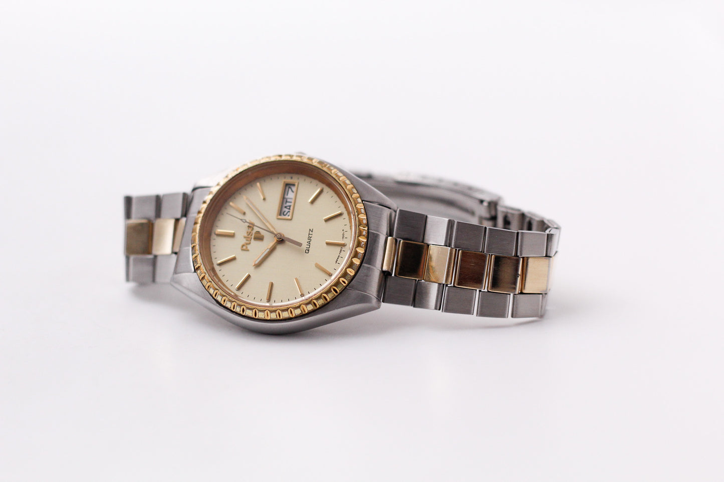 1991 Pulsar Quartz Straight Grain Golden Dial Two Tone Case Men's Wrist-Watch