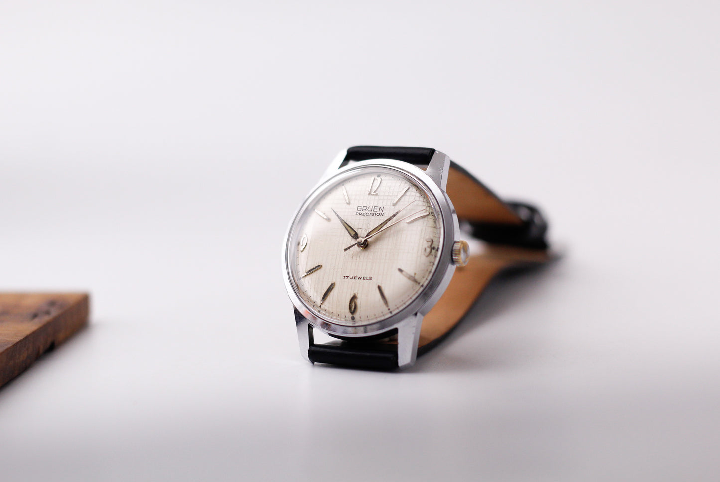 [Serviced] 1960s Gruen Precision Mechanical White Linen Dial Men's Wrist-Watch