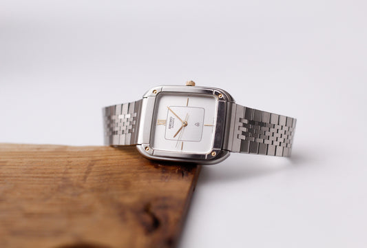 1981 Seiko Quartz Straight Grain Silver Dial Two Tone Case Men's Wrist-Watch