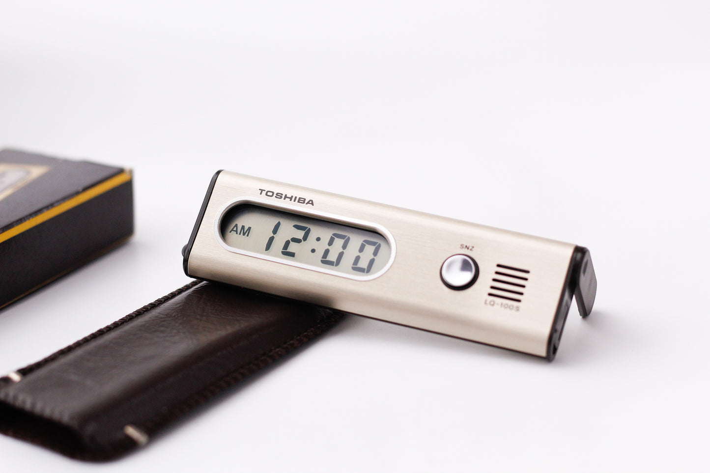 [New Old Stock] 1990s Toshiba Quartz Travel Alarm-Clock Full-Set