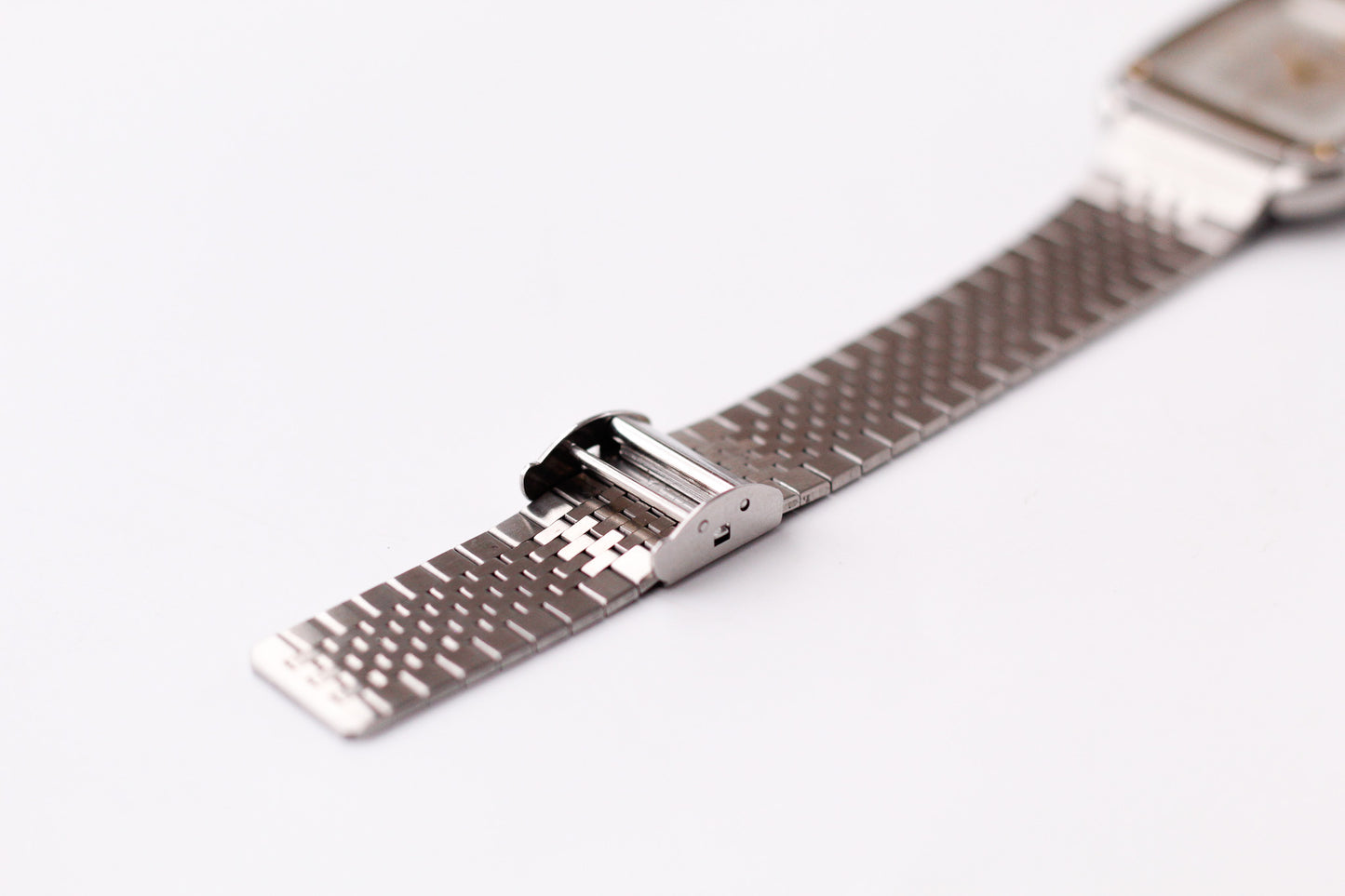1981 Seiko Quartz Straight Grain Silver Dial Two Tone Case Men's Wrist-Watch