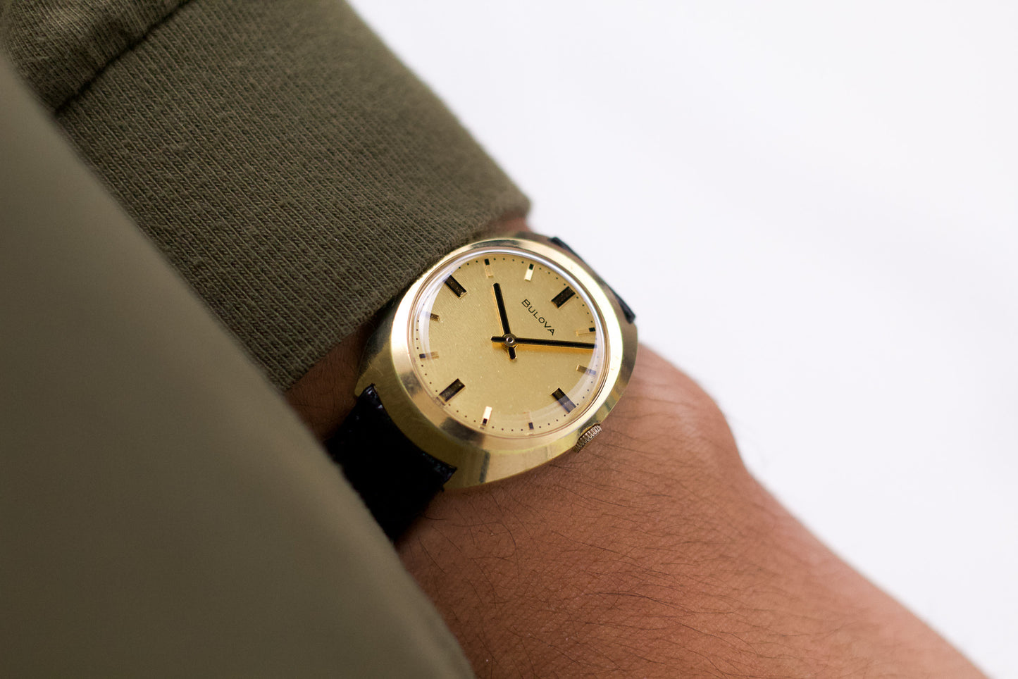 [Serviced] 1970s Bulova Mechanical Golden Birch Bark Textured Dial Men's Wrist-Watch