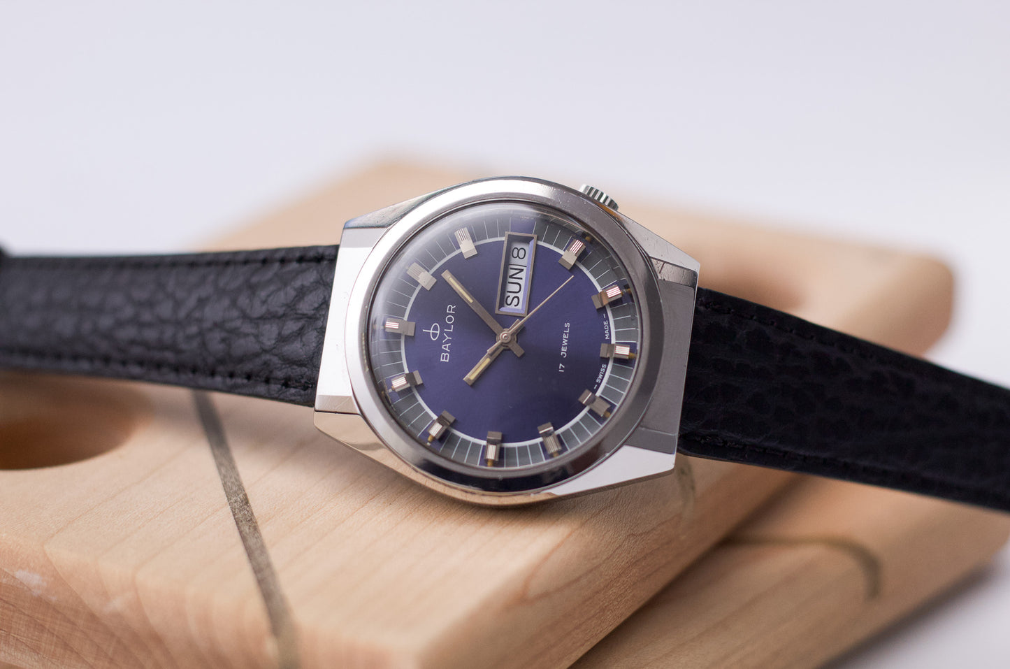 [Serviced] 1970s Baylor Mechanical Deep Purple Sunburst Dial Men's Wrist-Watch