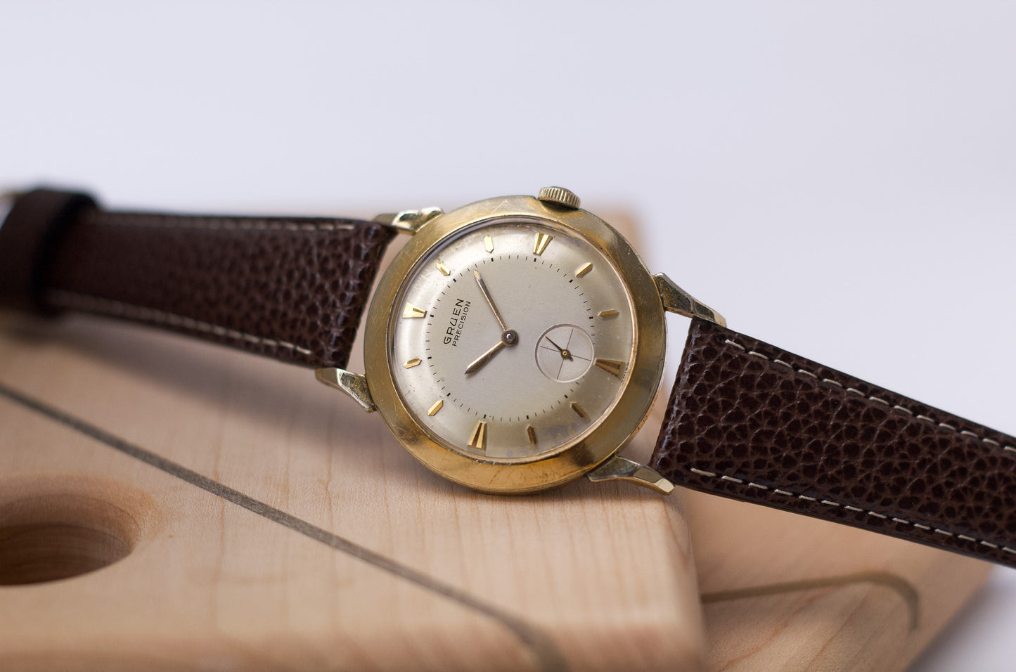 [Serviced] 1950s Gruen Precision Aged Champagne Dial Jumbo Case Men's Wrist-Watch