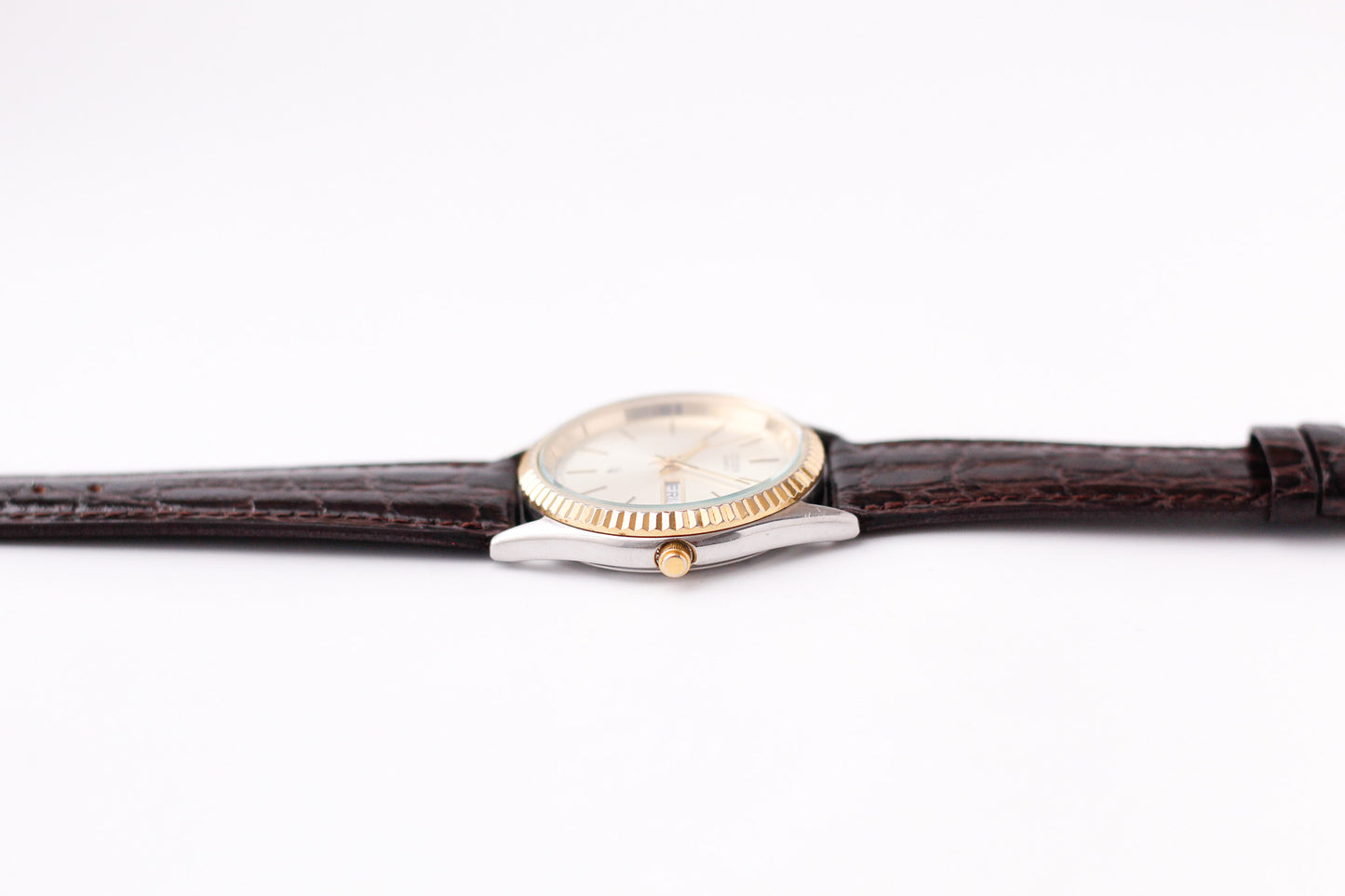 1998 Citizen Baby 'Day-Date' Champagne Sunburst Dial Two Tone Men's Wrist-Watch