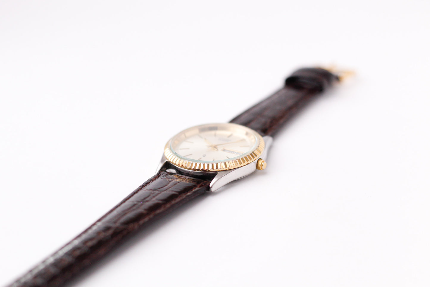 1998 Citizen Baby 'Day-Date' Champagne Sunburst Dial Two Tone Men's Wrist-Watch
