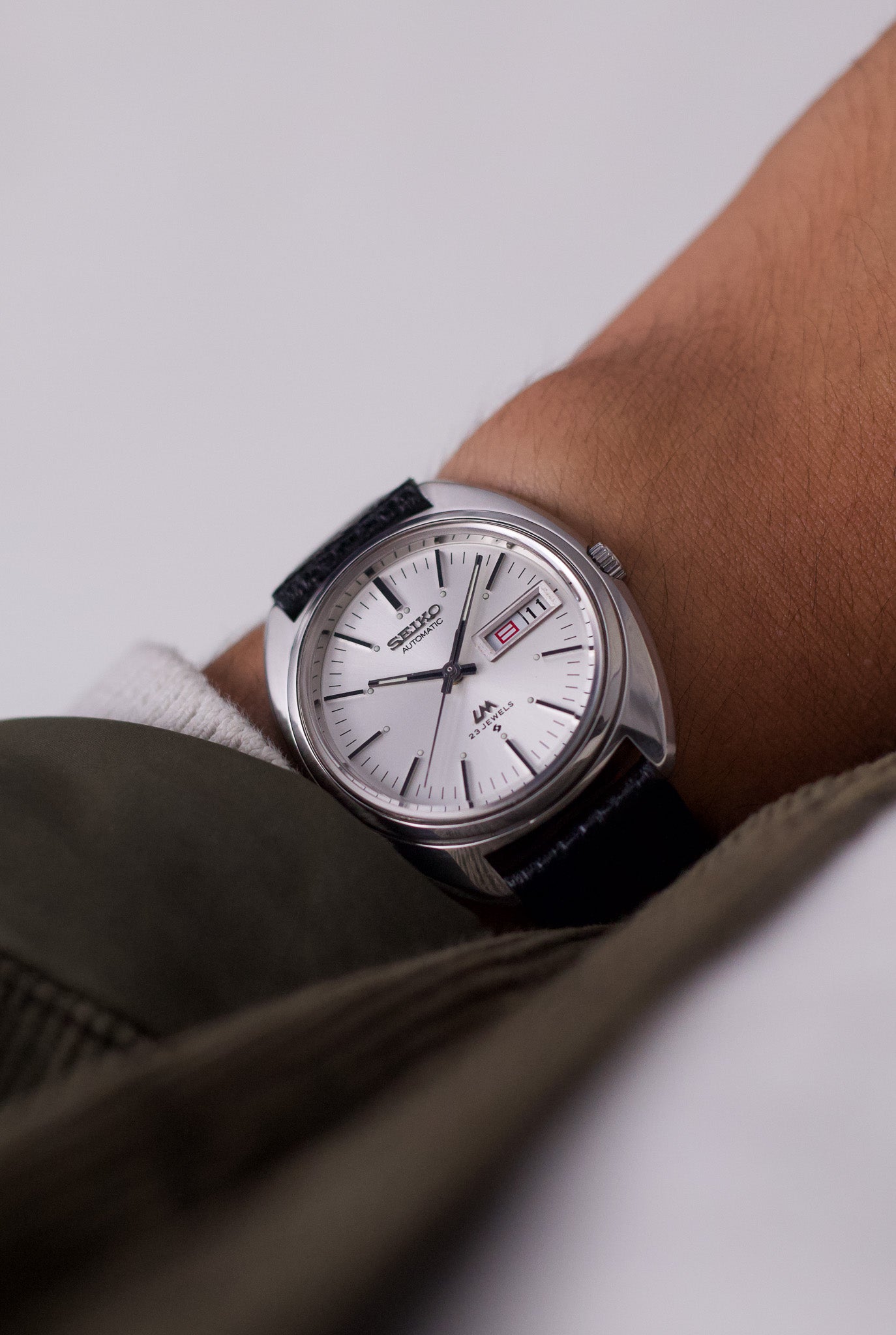 [Serviced] 1971 Seiko Lord-Matic Silver Sunburst Dial Men's Wrist-Watch