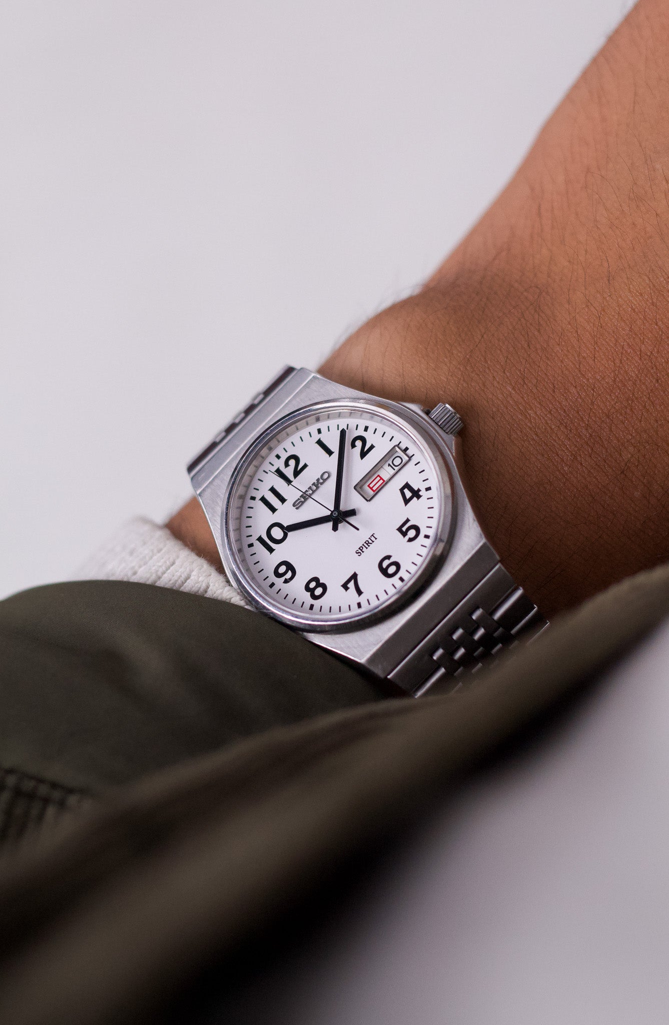 2000 Seiko Spirit Quartz Railway Dial Men's Wrist-Watch