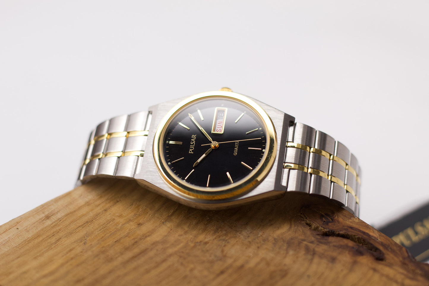 [Near Mint] 1990s Pulsar Quartz Inky Black Dial Two Tone Men's Wrist-Watch