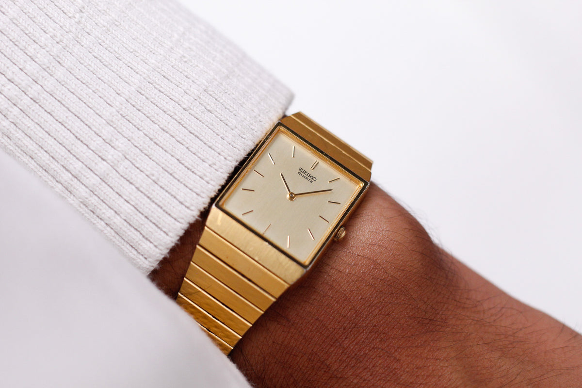 1986 Seiko Quartz Tank Straight Grain Golden Dial Men's Wrist-Watch