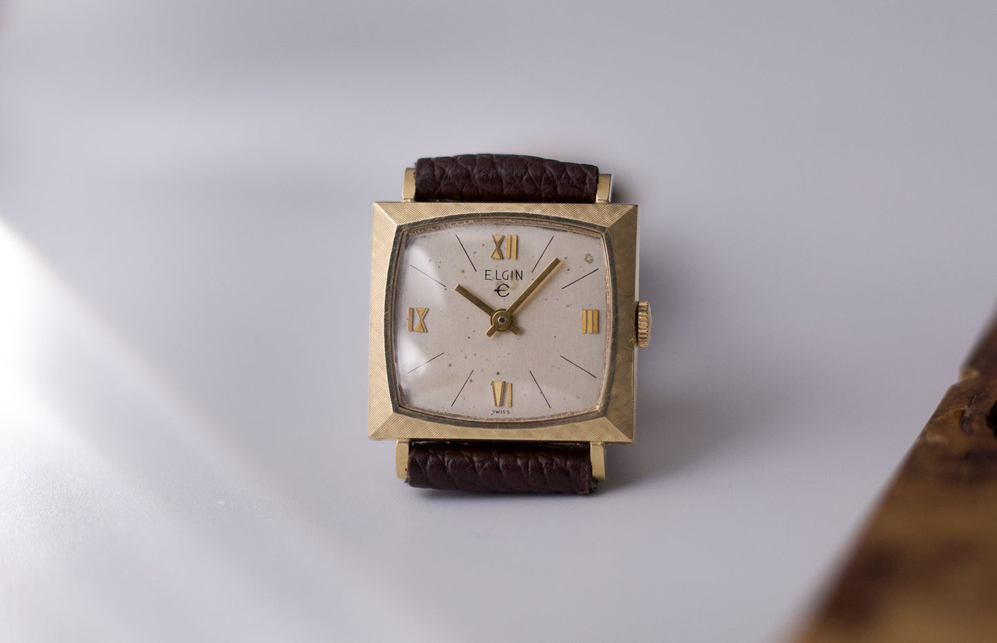 [Serviced] 1950s Elgin Cream White Dial Textured Case Men's Wrist-Watch