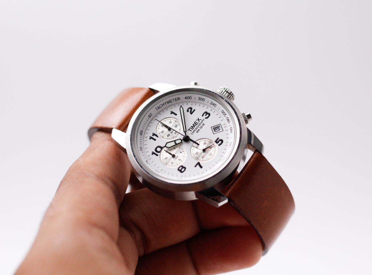 2000s Timex Quartz Chronograph Stark White Dial Men's Wrist-Watch