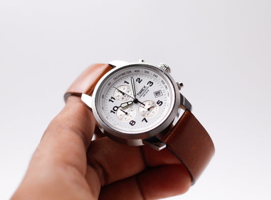2000s Timex Quartz Chronograph Stark White Dial Men's Wrist-Watch
