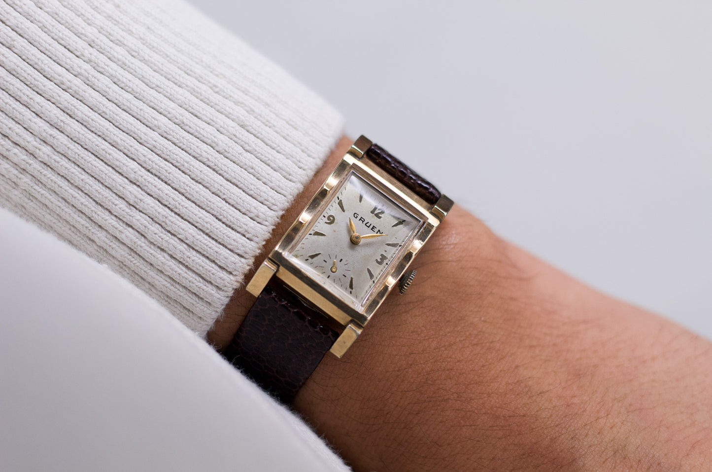 [Serviced] 1950s Gruen 'Carved Case' Art Deco Men's Wrist-Watch