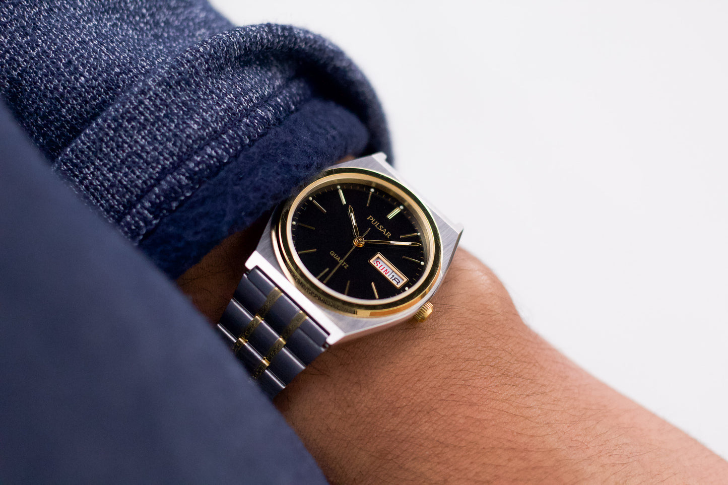 [Near Mint] 1990s Pulsar Quartz Inky Black Dial Two Tone Men's Wrist-Watch
