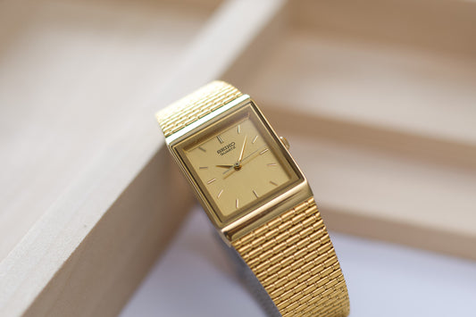 1988 Seiko Quartz Tank Straight Grain Golden Dial Men's Wrist-Watch