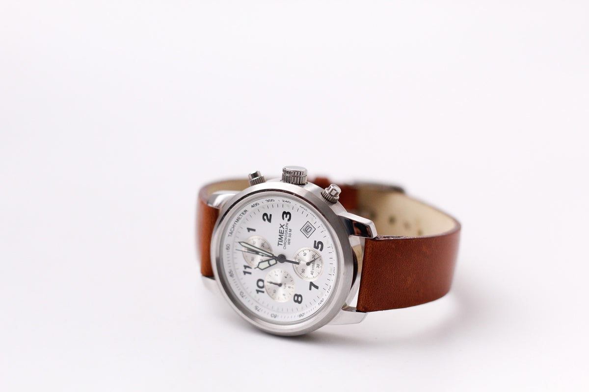 2000s Timex Quartz Chronograph Stark White Dial Men's Wrist-Watch
