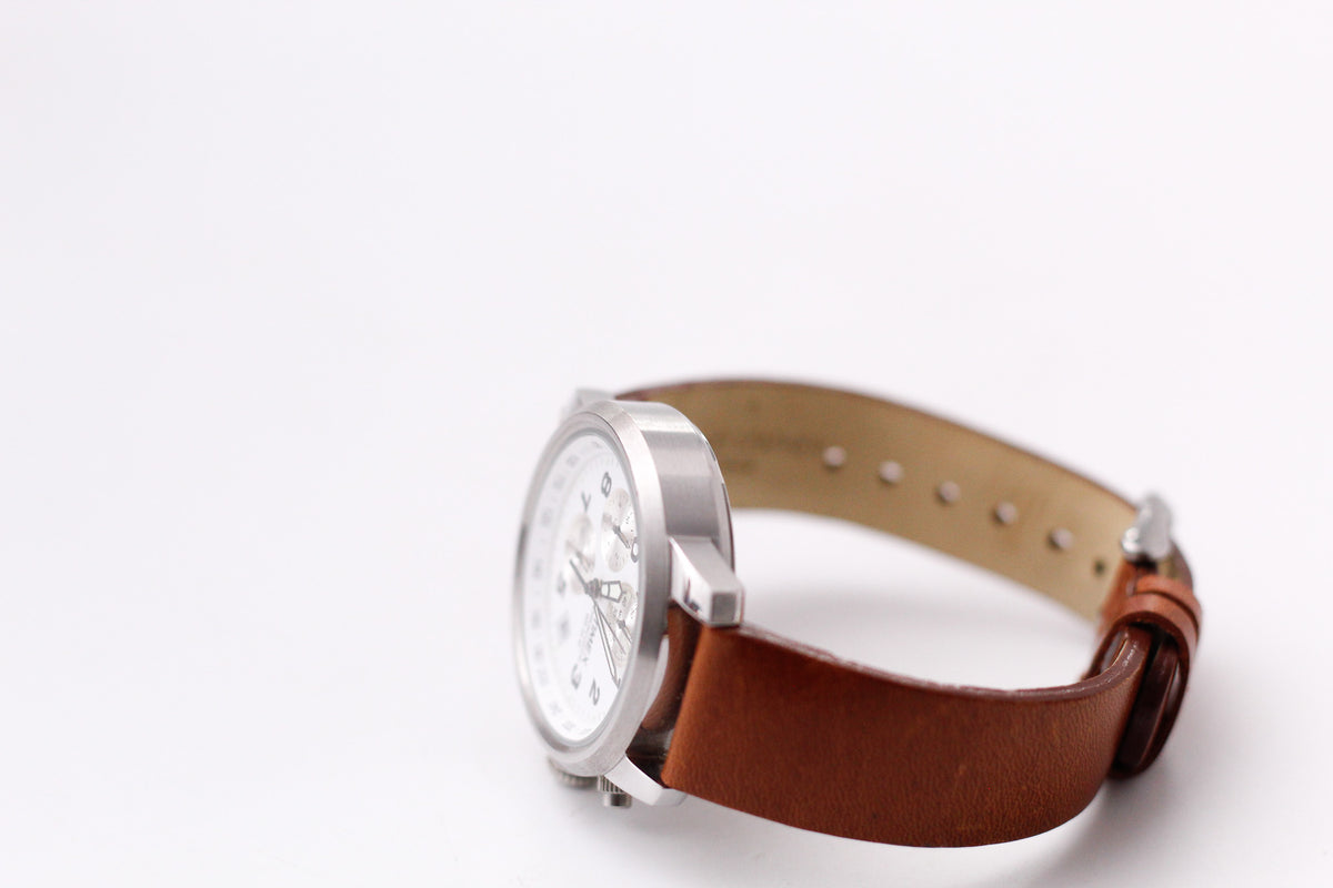 2000s Timex Quartz Chronograph Stark White Dial Men's Wrist-Watch