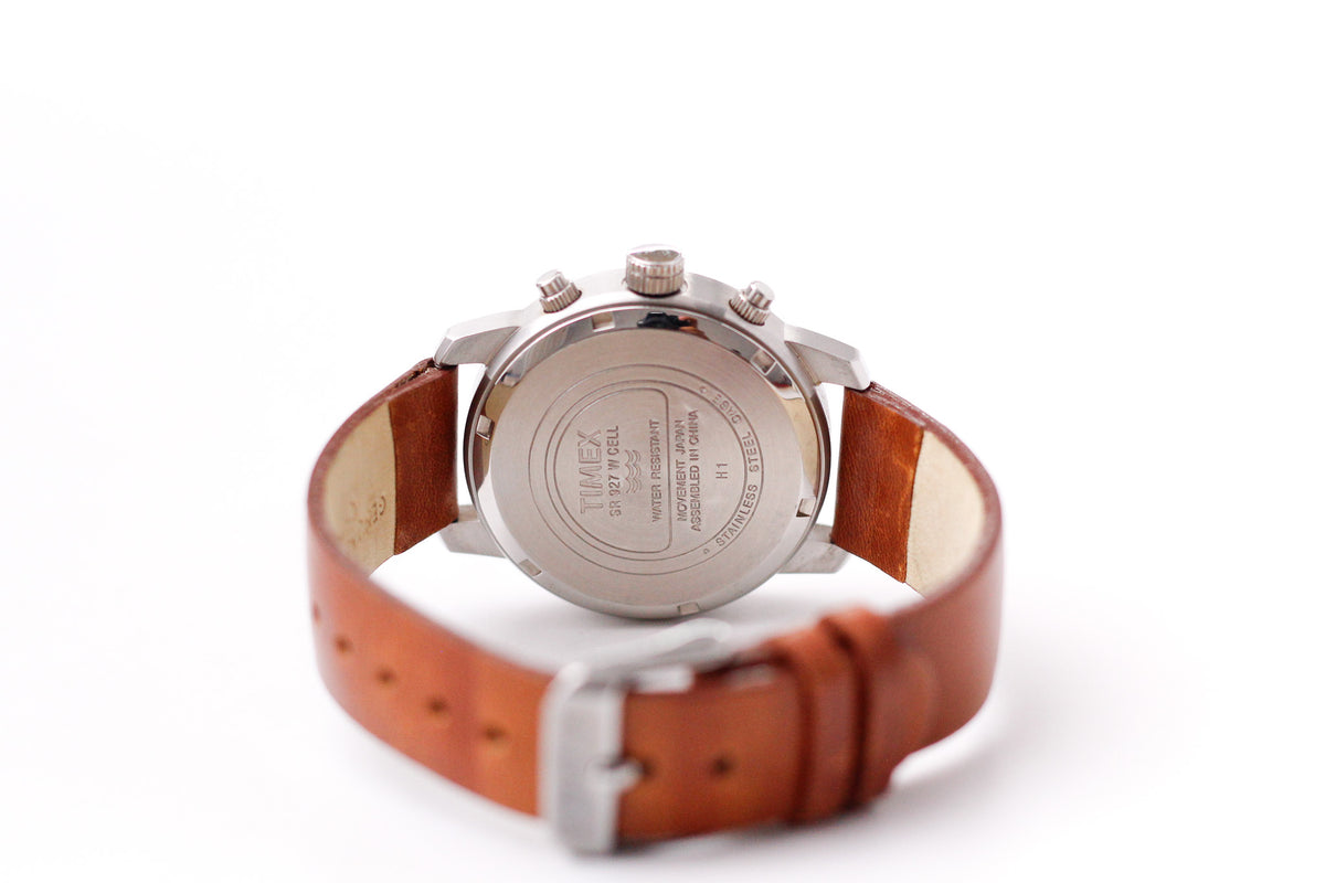 2000s Timex Quartz Chronograph Stark White Dial Men's Wrist-Watch