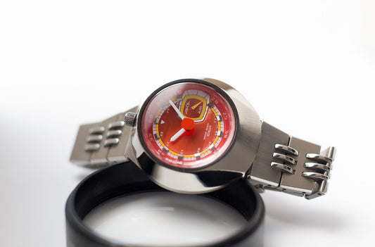1997 Alba AKA Quartz Red Sunburst Dial Bullhead Case Men's Wrist-Watch
