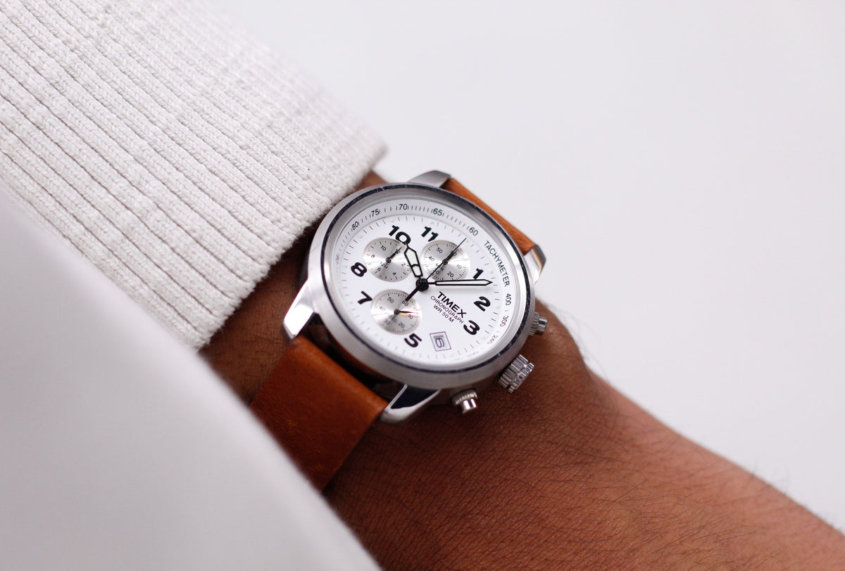 2000s Timex Quartz Chronograph Stark White Dial Men's Wrist-Watch
