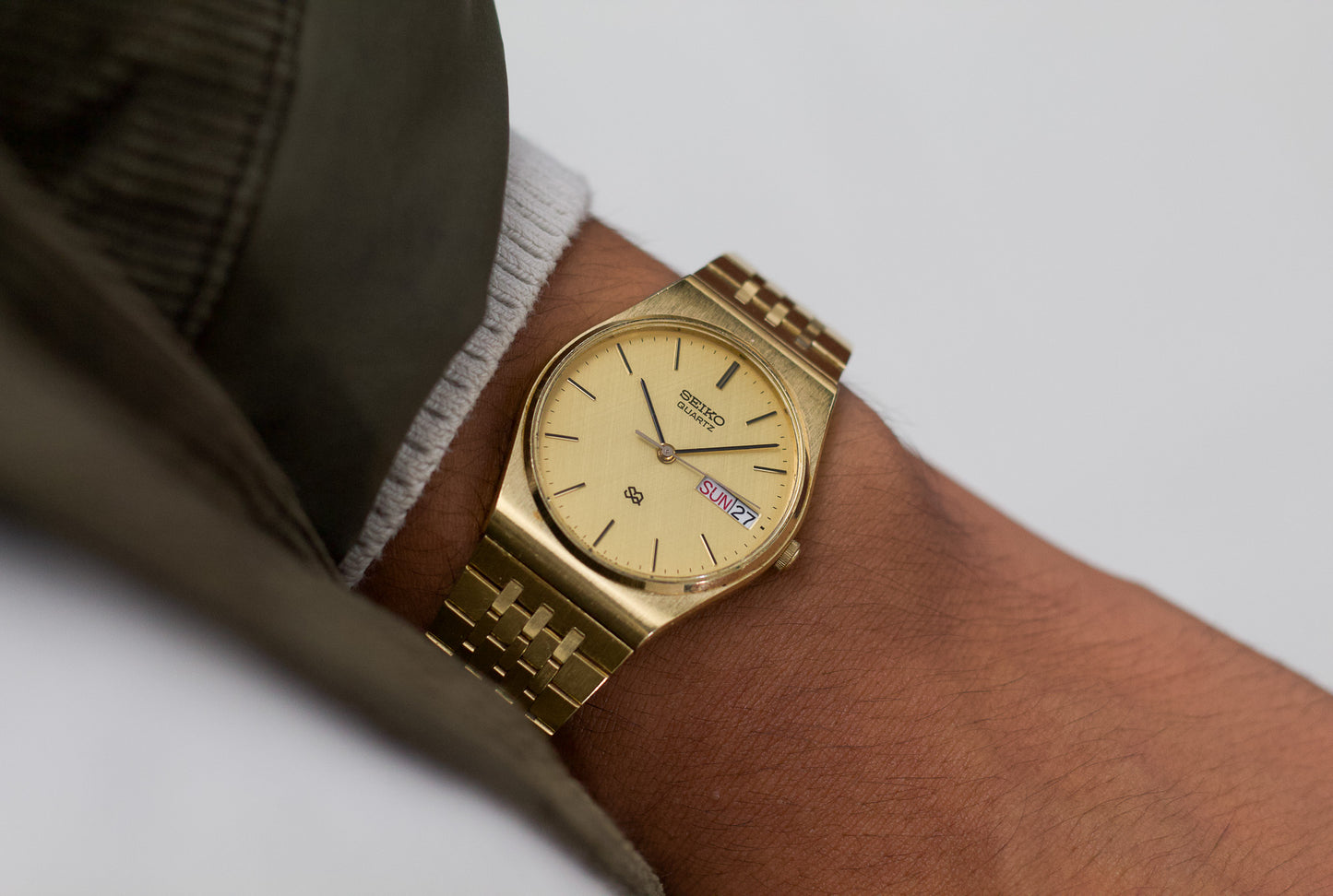 1980 Seiko SQ Cross Grain Textured Golden Dial Men's Wrist-Watch W/Box & Tag