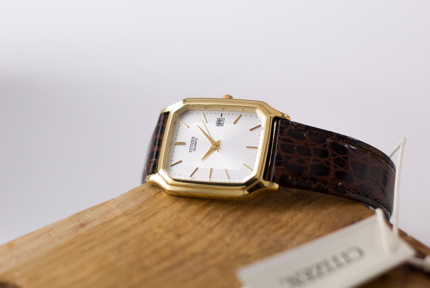 [New Old Stock] 1998 Citizen Quartz Silver Sunburst Dial Tank Style Men's Wrist-Watch W/Tag