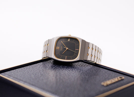 1983 Seiko Quartz Straight Grain Gray Dial Men's Wrist-Watch W/Box