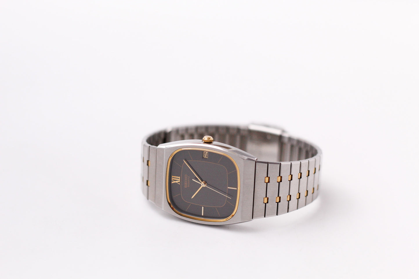 1983 Seiko Quartz Straight Grain Gray Dial Men's Wrist-Watch W/Box