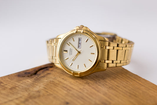 2001 Citizen Quartz Light Golden Dial Men's Wrist-Watch