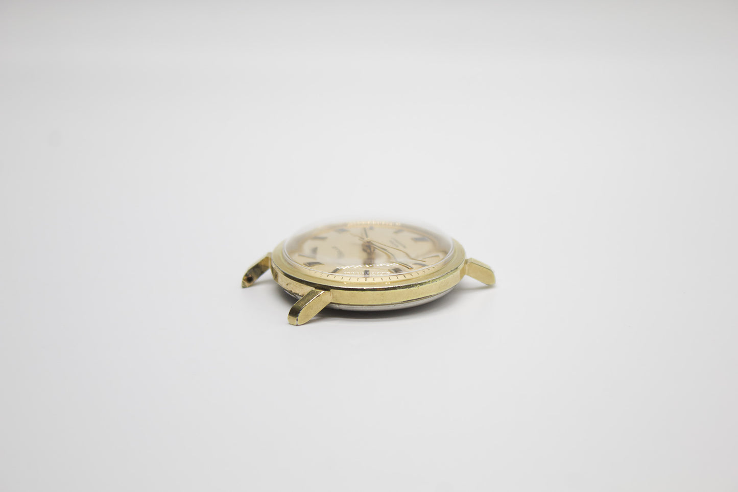 [Serviced] 1960s Caravelle Mechanical Cream Golden Dial Men's Wrist-Watch