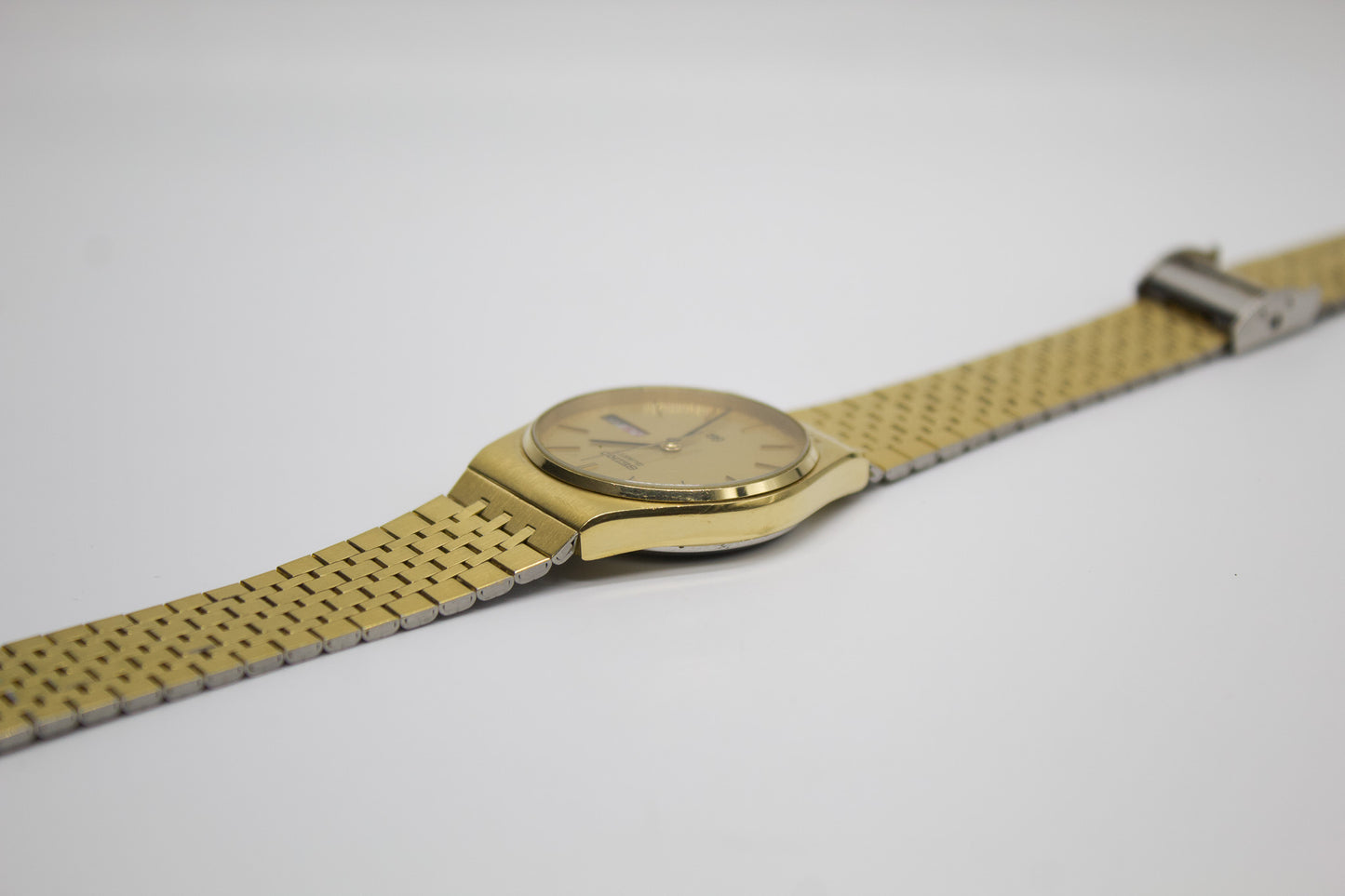 1980 Seiko SQ Cross Grain Textured Golden Dial Men's Wrist-Watch W/Box & Tag