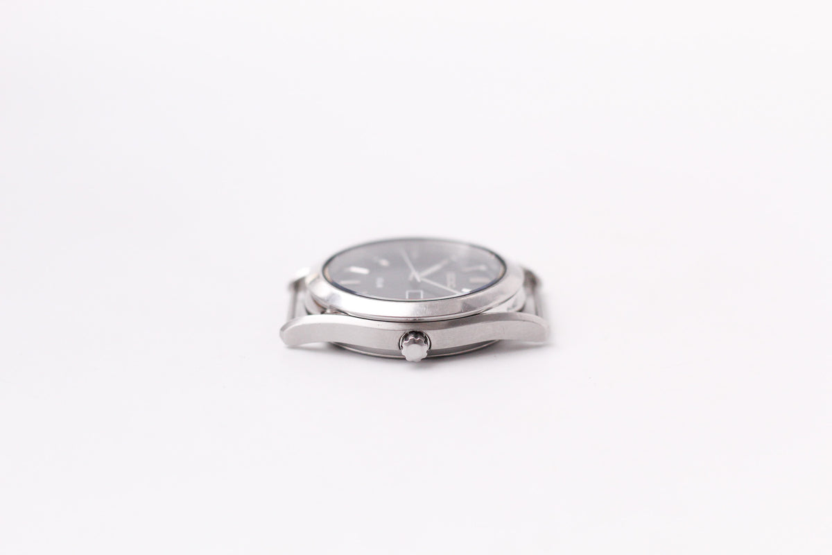 2000 Seiko Solar Black Sunburst Dial Men's Wrist-Watch