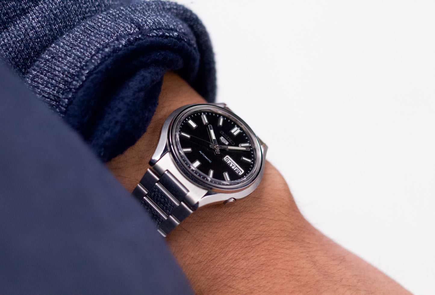 [New Old Stock] 1981 Seiko 5 Automatic Black Dial Men's Wrist-Watch W/Box & Tag