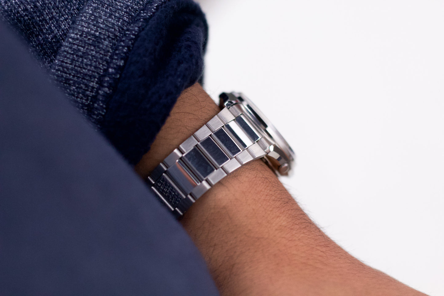 [New Old Stock] 1981 Seiko 5 Automatic Black Dial Men's Wrist-Watch W/Box & Tag