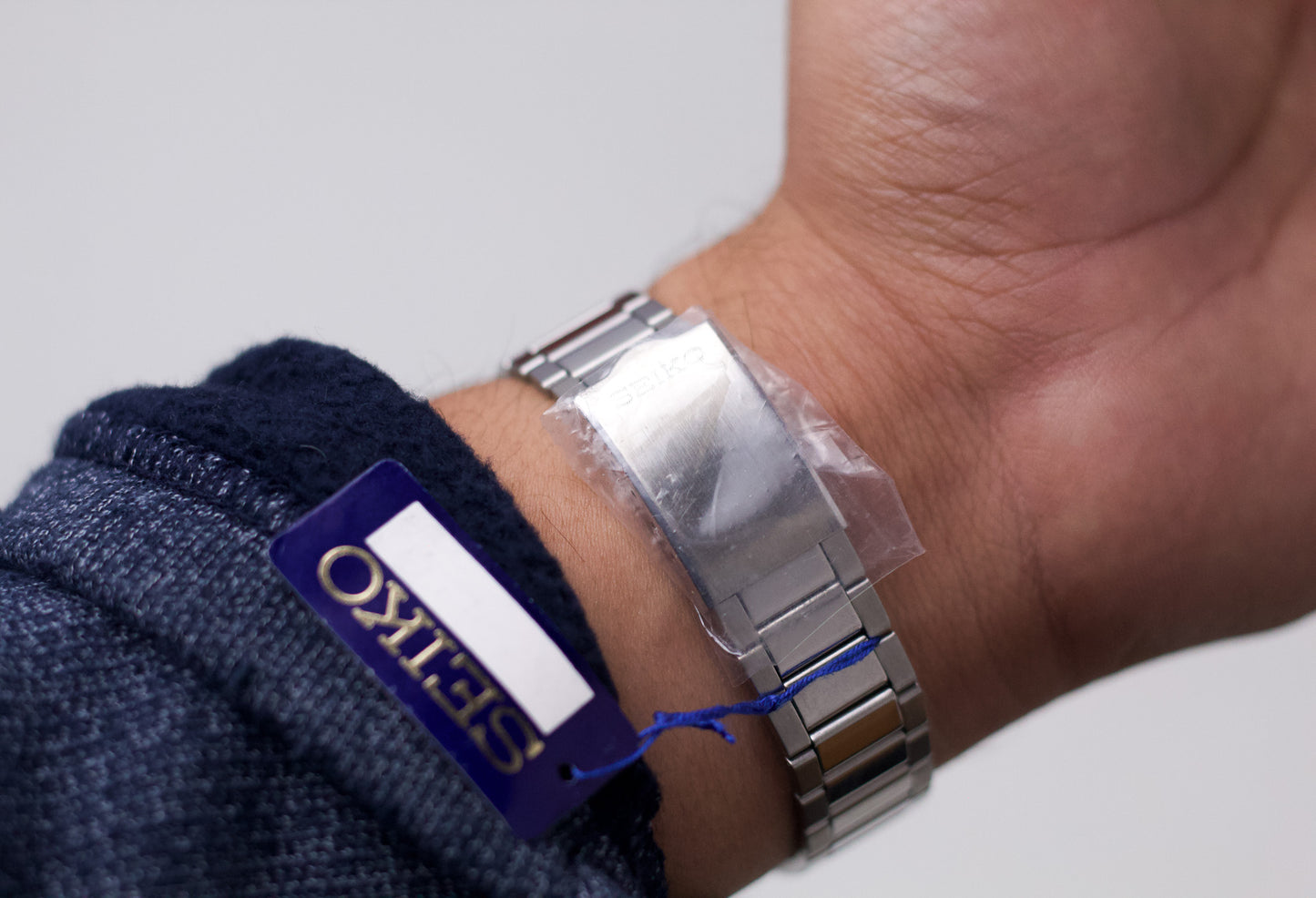 [New Old Stock] 1981 Seiko 5 Automatic Black Dial Men's Wrist-Watch W/Box & Tag