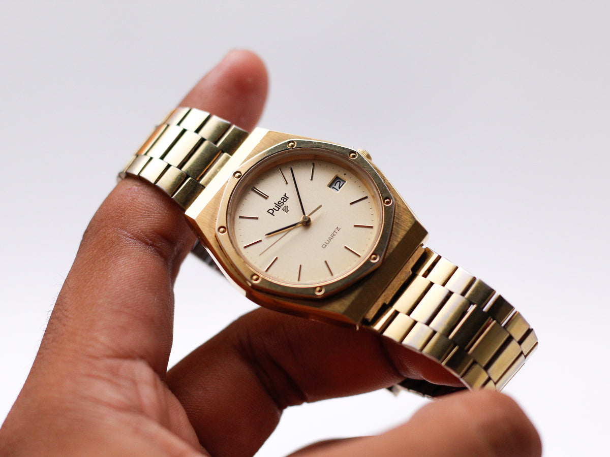 1982 Pulsar Quartz Straight Grain Golden Dial Men's Wrist-Watch