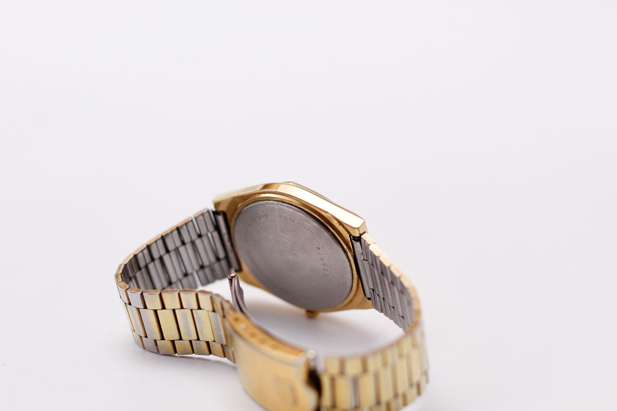 1982 Pulsar Quartz Straight Grain Golden Dial Men's Wrist-Watch