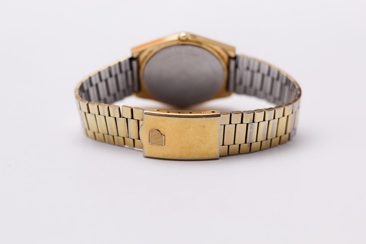 1982 Pulsar Quartz Straight Grain Golden Dial Men's Wrist-Watch