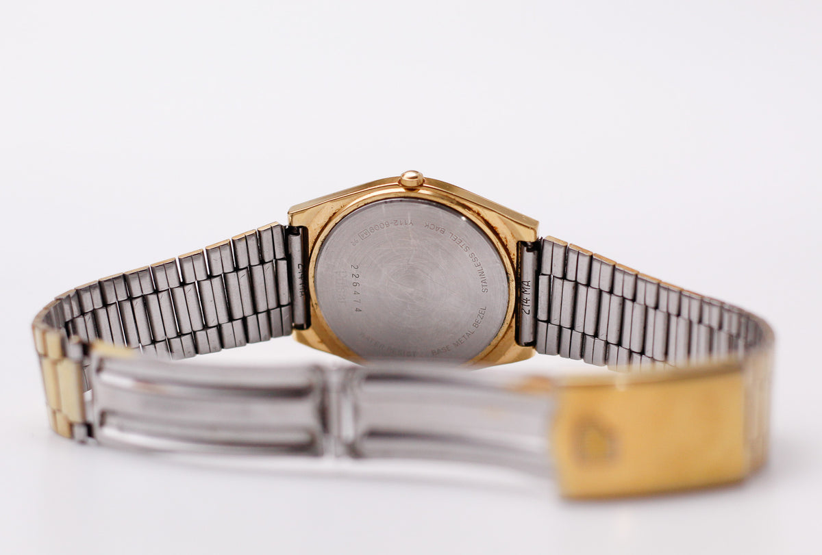 1982 Pulsar Quartz Straight Grain Golden Dial Men's Wrist-Watch