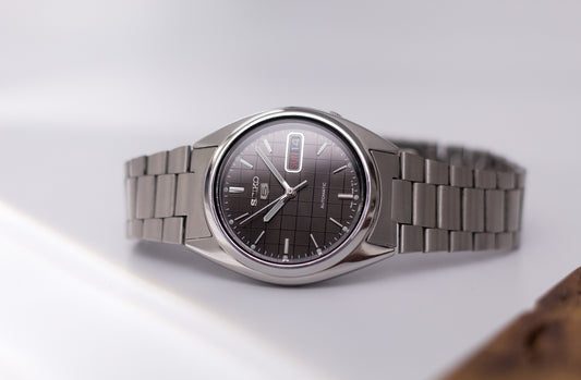 2008 Seiko 5 Deep Gray Sunburst 'Graph' Dial Men's Wrist-Watch