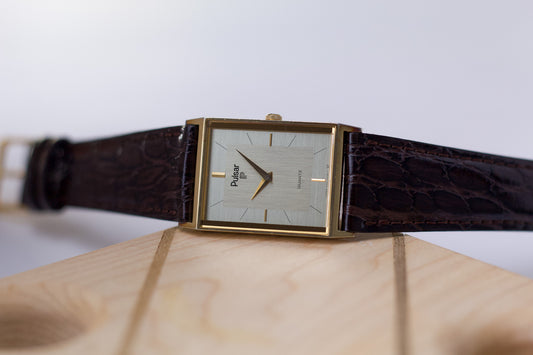 1994 Pulsar Quartz Straight Grain Pale Dial Men's Wrist-Watch