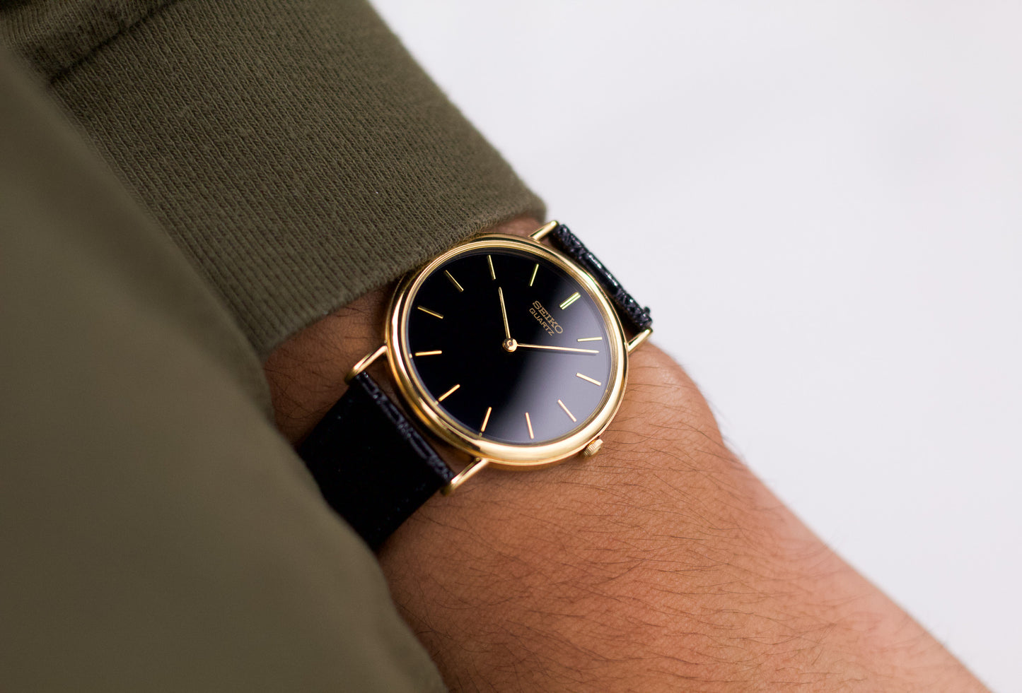 [New Old Stock] 1990 Seiko Quartz Inky Black Dial Men's Wrist-Watch W/Tag