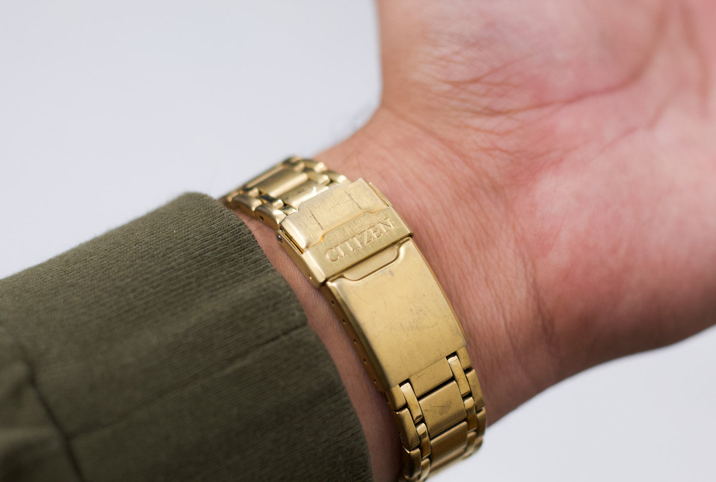 2001 Citizen Quartz Light Golden Dial Men's Wrist-Watch
