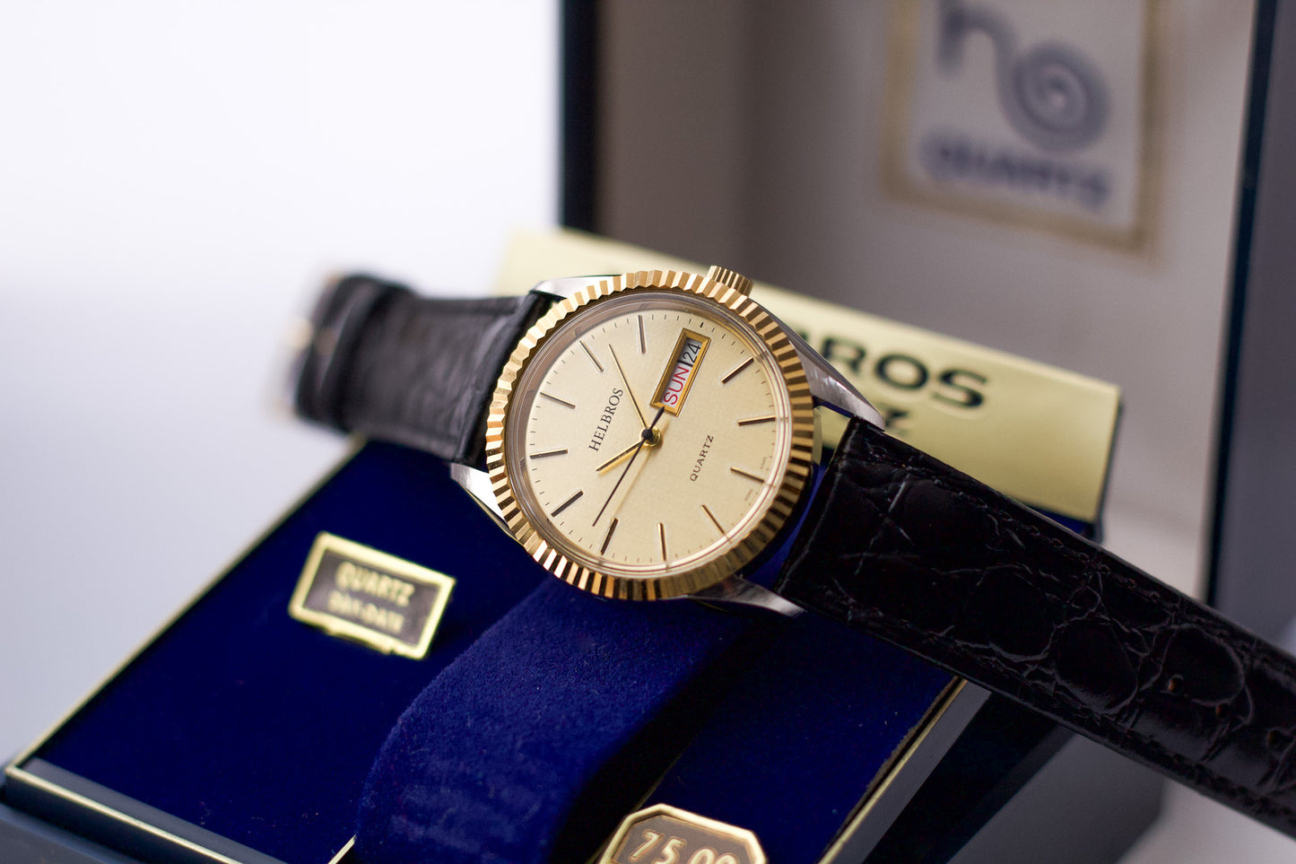 1980s Helbros Baby Day-Date Straight Grain Golden Dial Men's Wrist-Watch W/Box