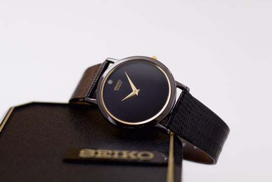 [New Old Stock] 1995 Seiko Quartz Inky Black Dial Men's Wrist-Watch Full-Set