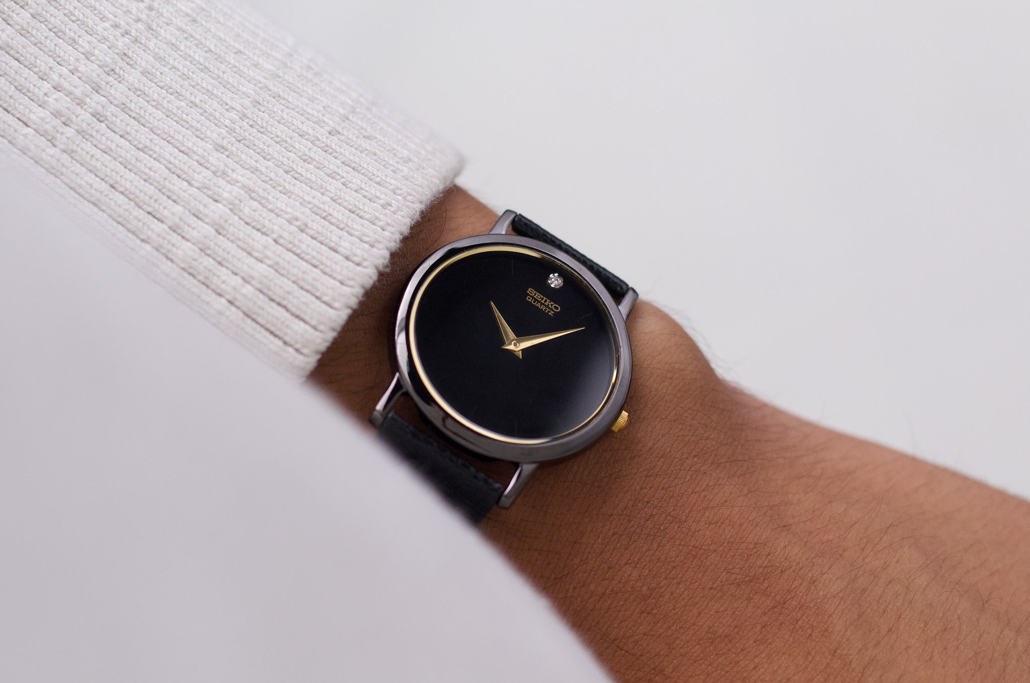 SEIKO ブラック クォーツ 腕時計 New Old Stock] 1995 Seiko Quartz Inky Black Dial Men's Wrist-Watch